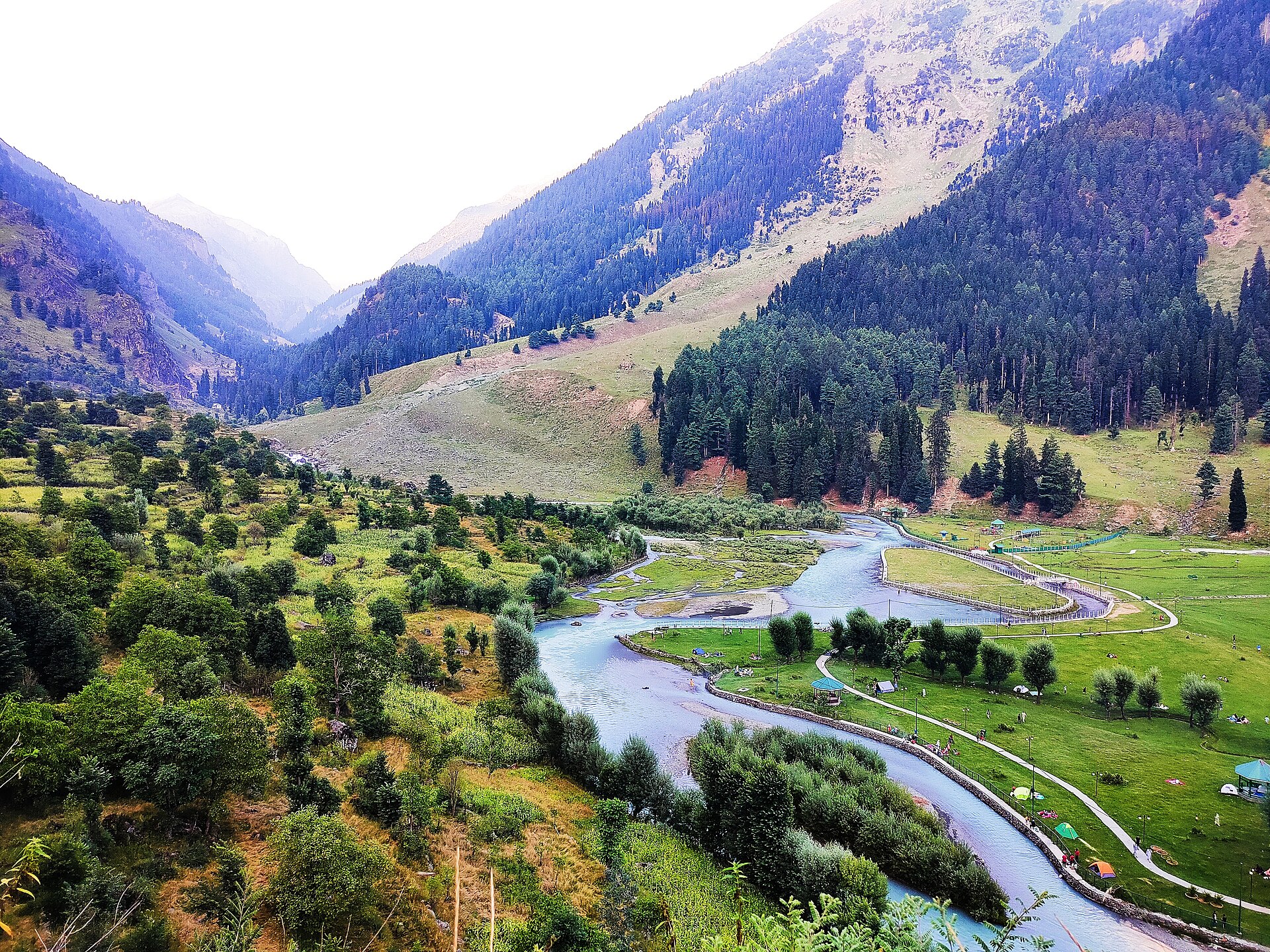 Panoramic view of Betaab Valley with mountains.