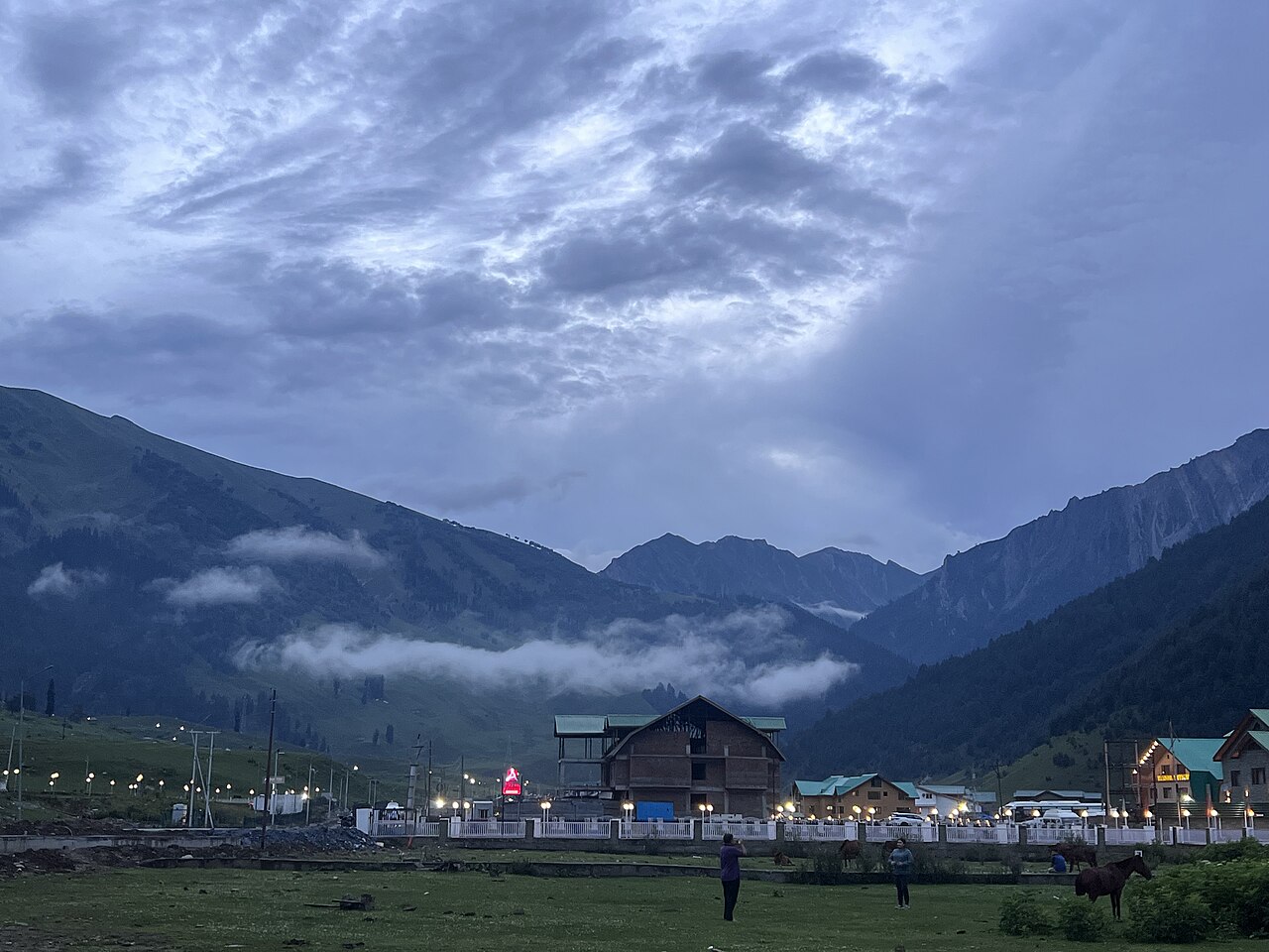 Path leading into the mountains at Chandanwari.