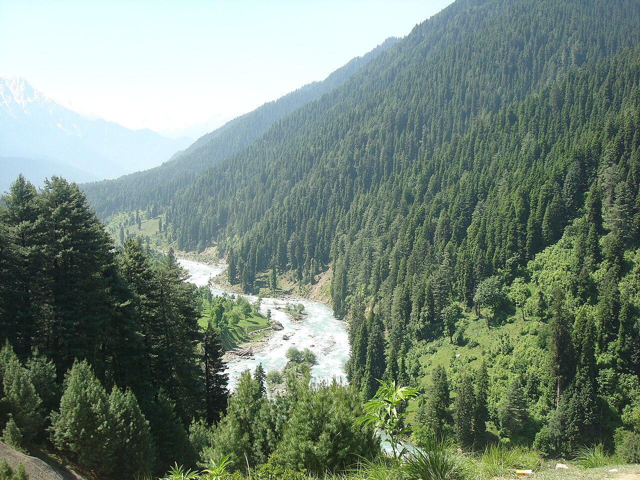 Aru Valley — Aru as a Base Camp for Major Treks