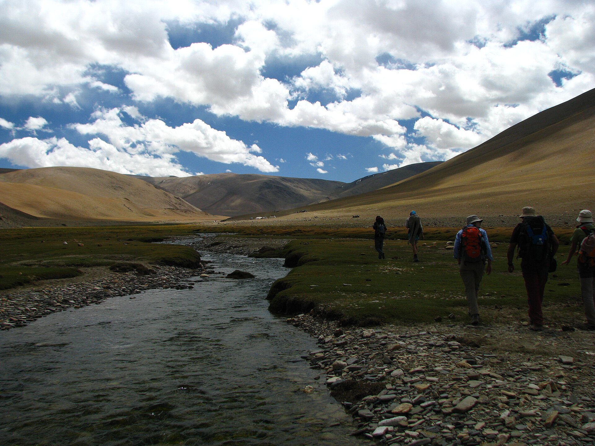 A well-equipped, high-quality campsite set up against the backdrop of Ladakh mountains.
