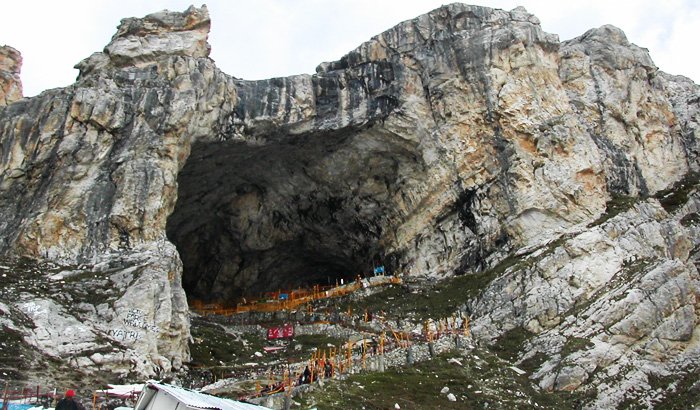 Amarnath Cave — Supporting Your Safety Through a Guided Tour