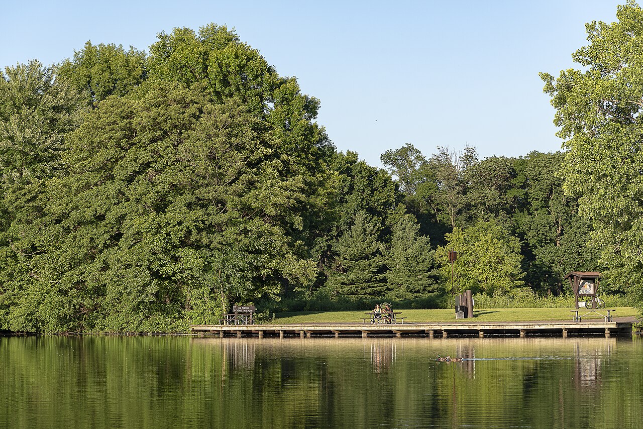 Picnic set up on the banks of Manasbal Lake