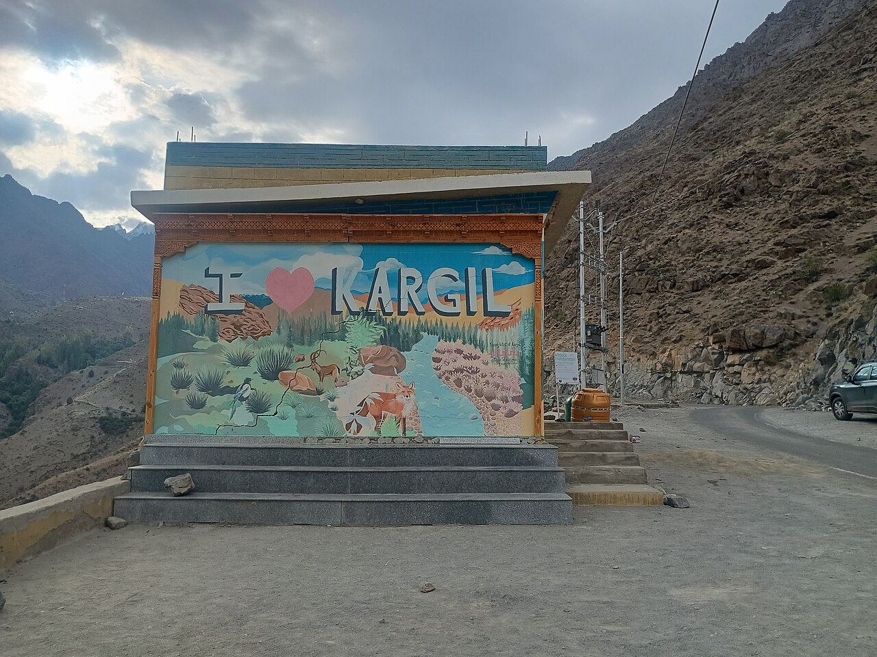 A small roadside shop for tea.