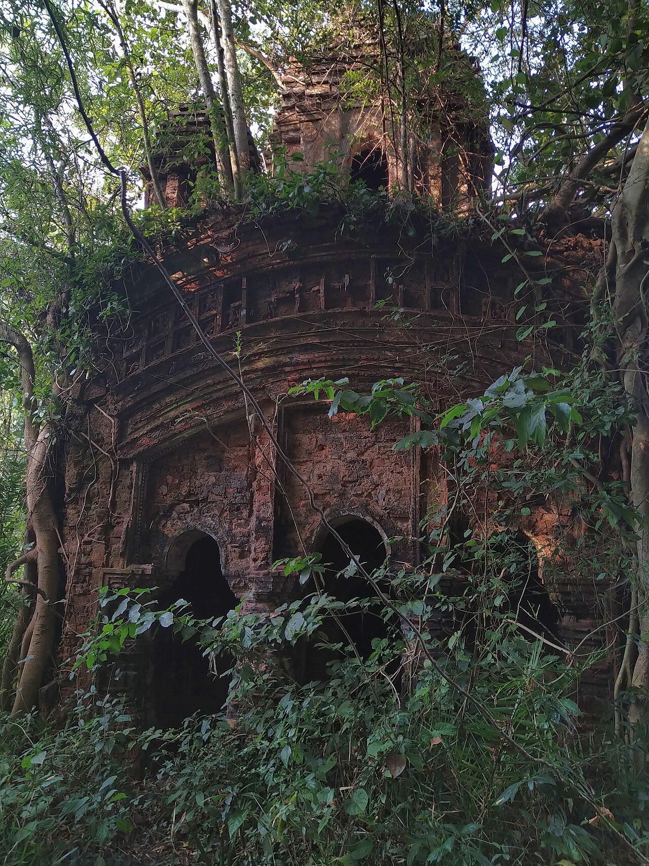 Raghunath Temple — Significance of the Ranbireshwar Temple nearby