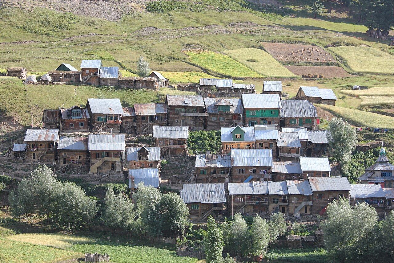 The bustling town of Bandipora
