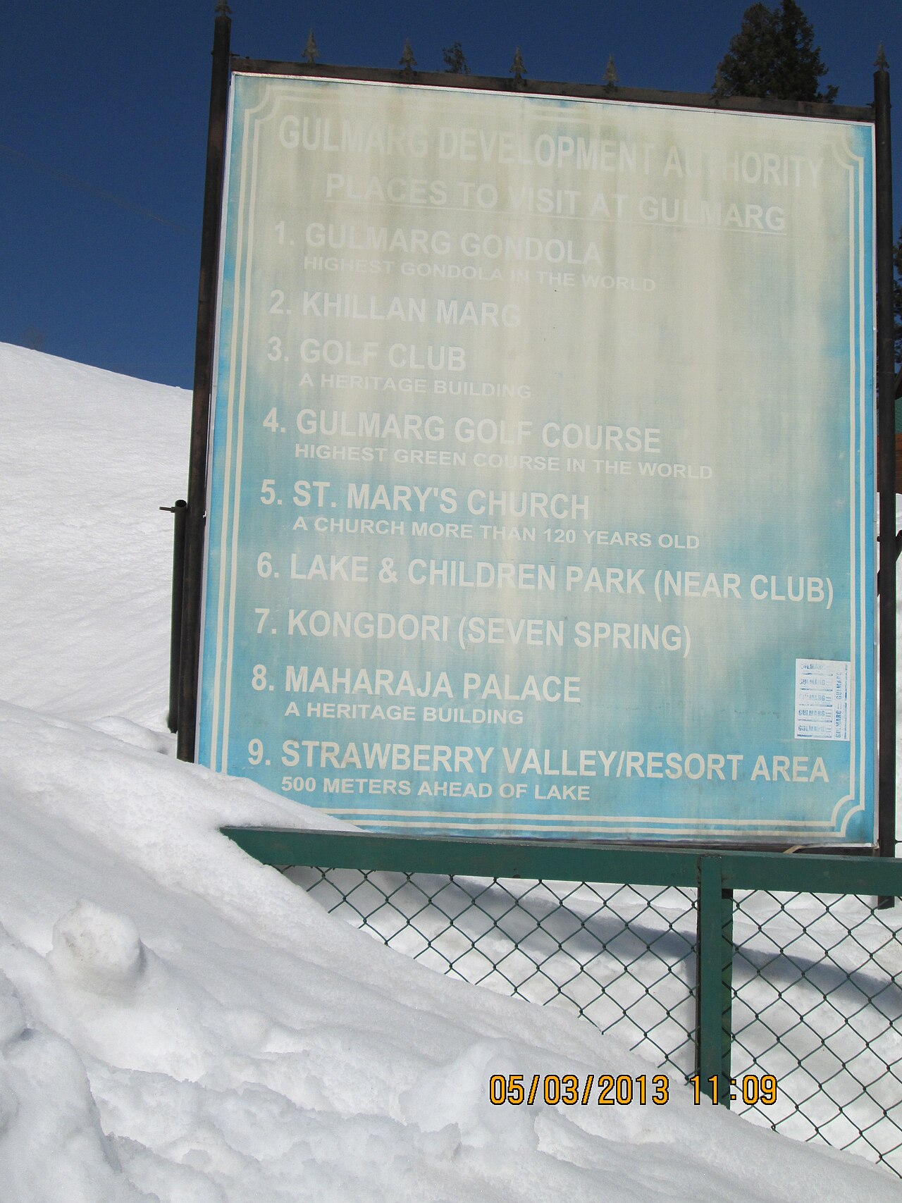 Security personnel near tourist area in Gulmarg