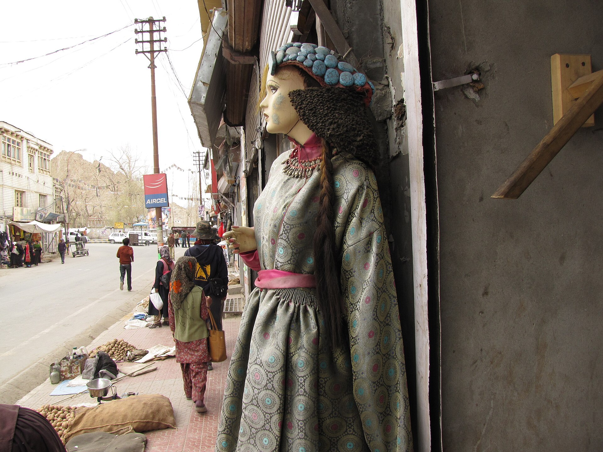 A bustling street in the centre of Leh