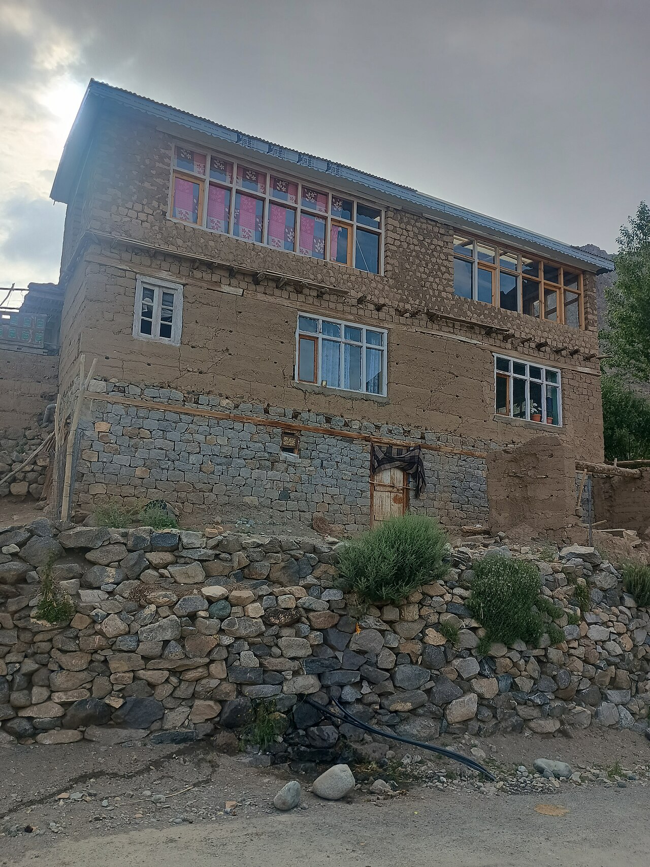 The Suru River flowing through the town of Kargil.