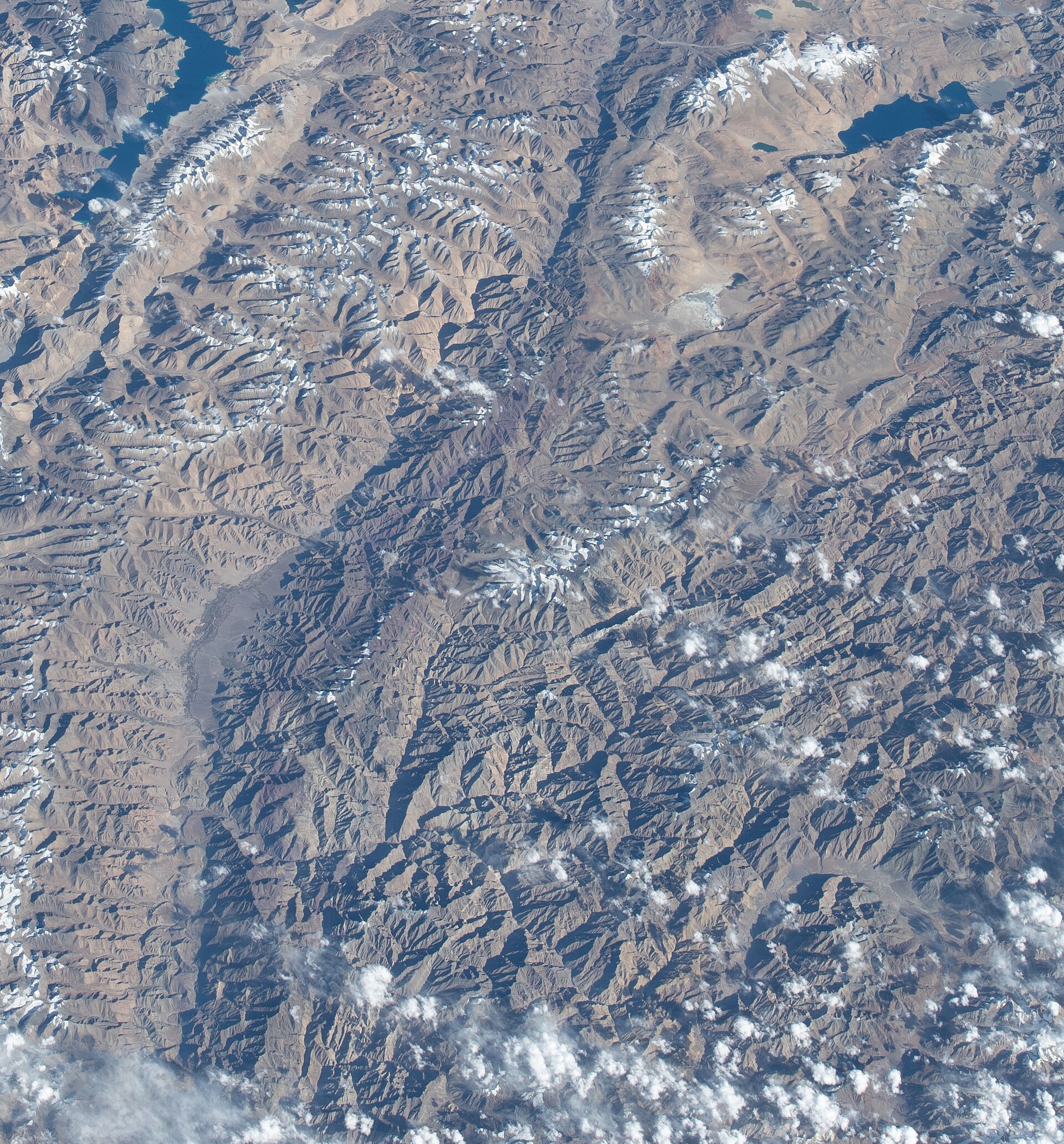 Panoramic view of Tso Moriri lake with snow capped mountains