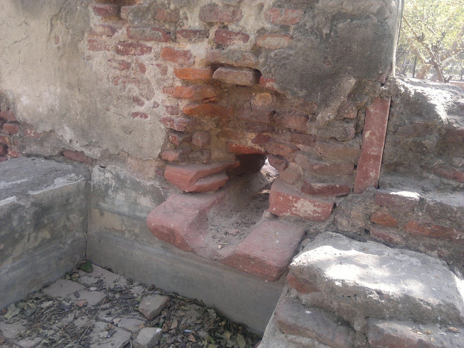 Long stone path through Shalimar Bagh