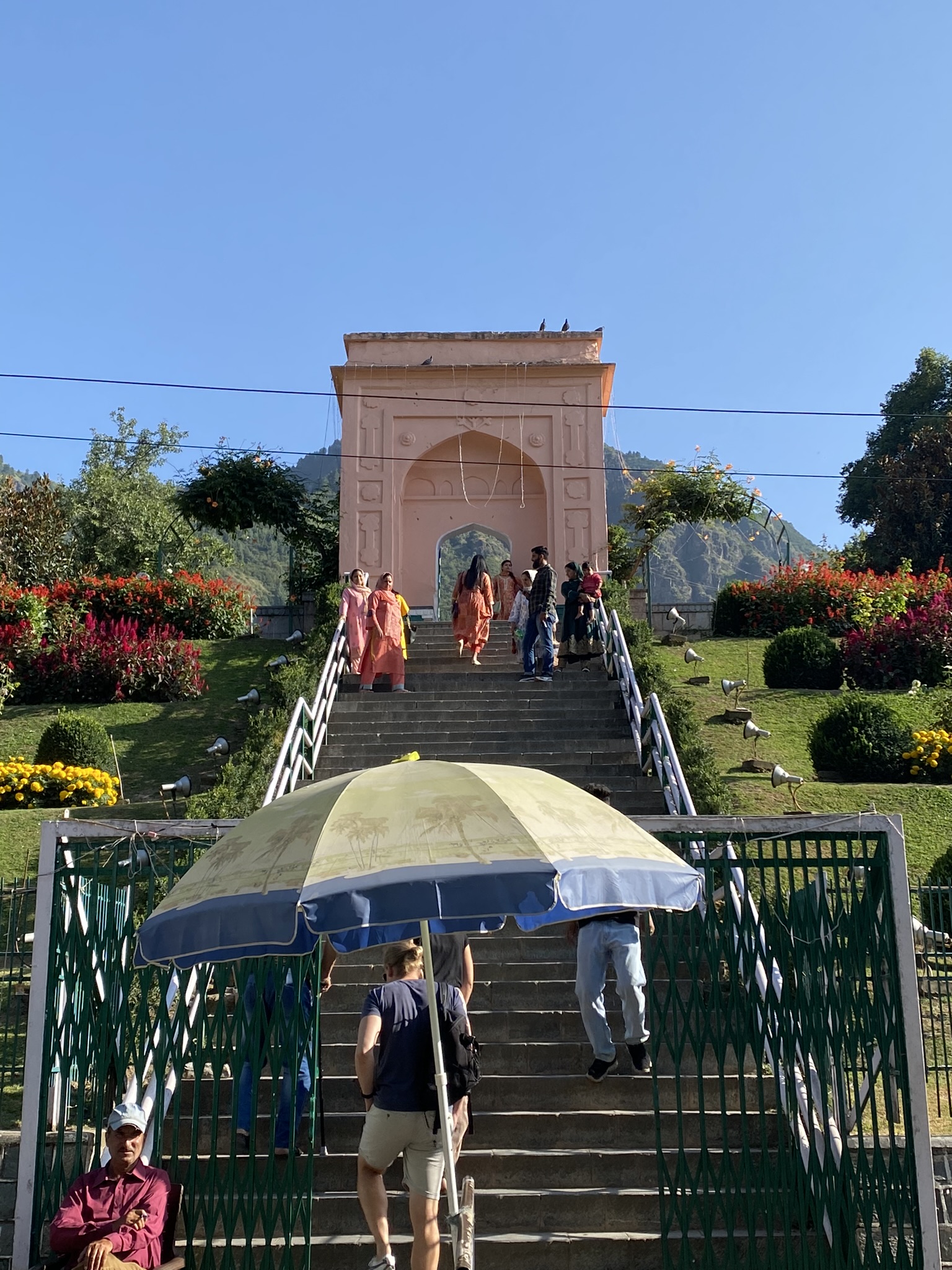 Flowing spring water pavilion at Chashme Shahi