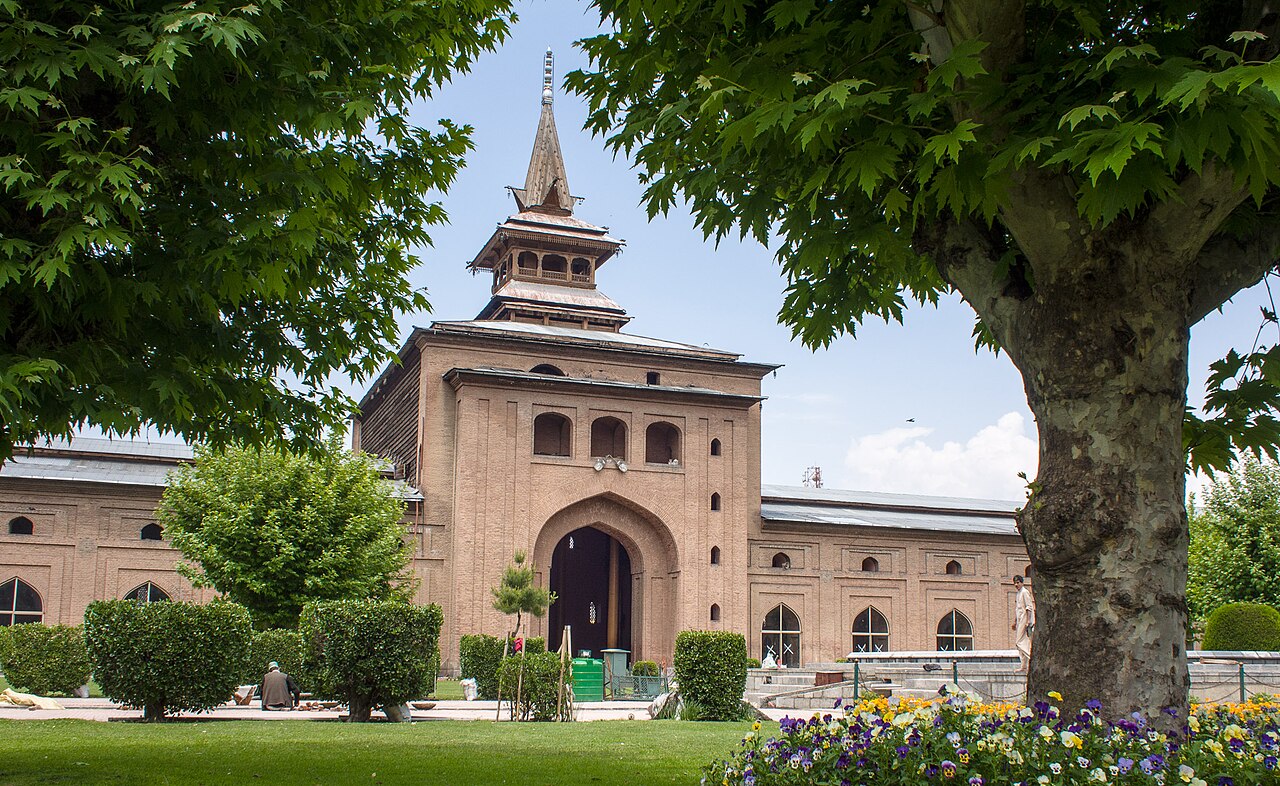 Entrance to the historic Jamia Masjid