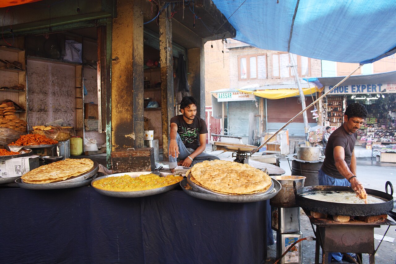 Srinagar — Food, dining, and daily miscellaneous spending