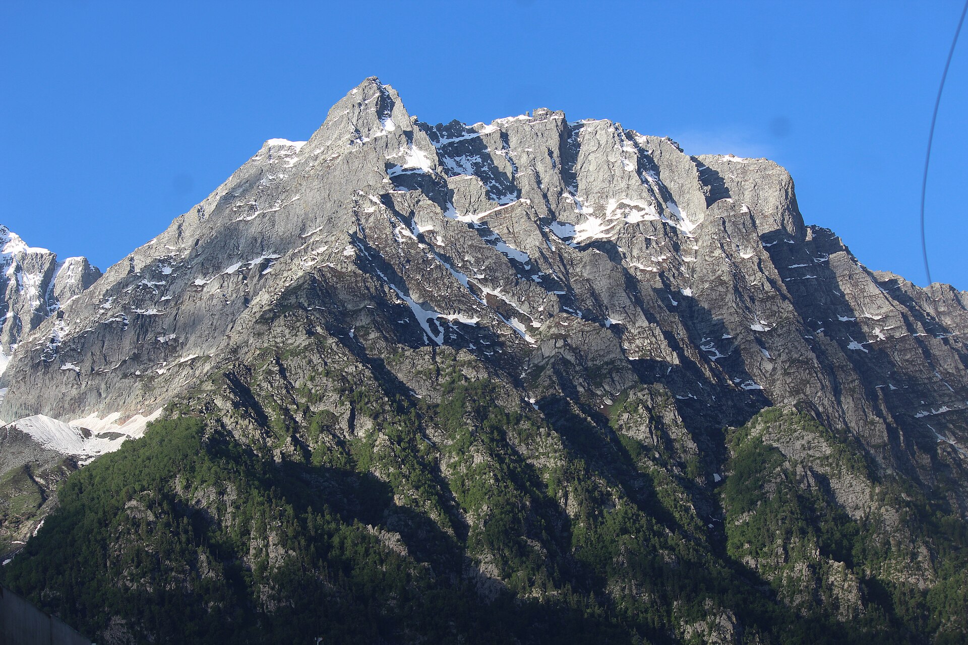 A winding mountain road leading into the valley of Sonmarg.