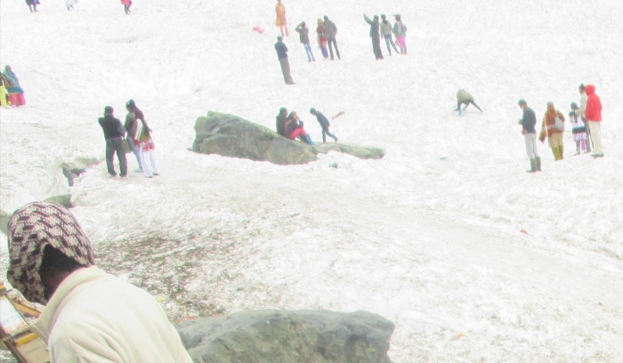 Registered tourist cabs parked in Gulmarg snow