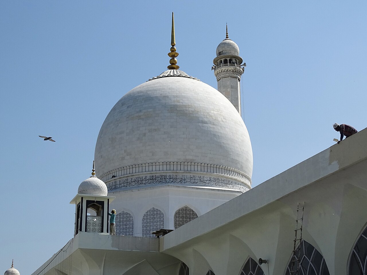 Hazratbal shrine facade by Dal Lake