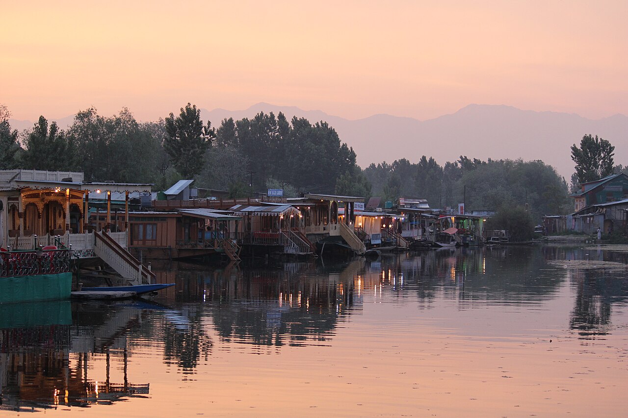 Srinagar — Luxury resorts and secluded mountain stays