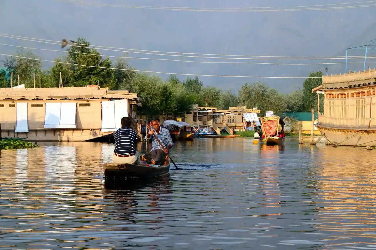 Kashmir Honeymoon & Romantic Escapes in Jammu, Kashmir and Ladakh