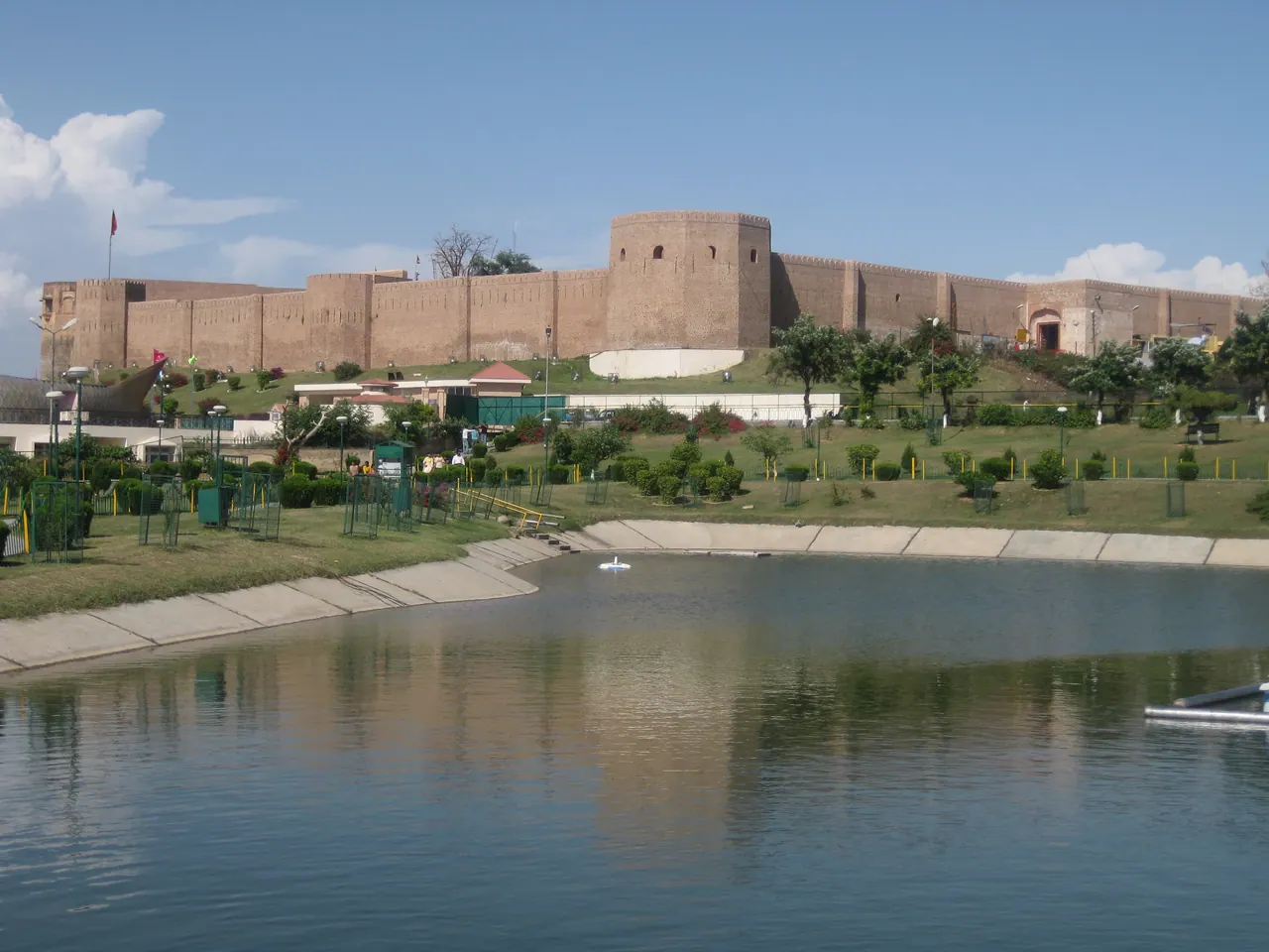 Bahu Fort & Bagh-e-Bahu in summer — view 3, Jammu district, Jammu