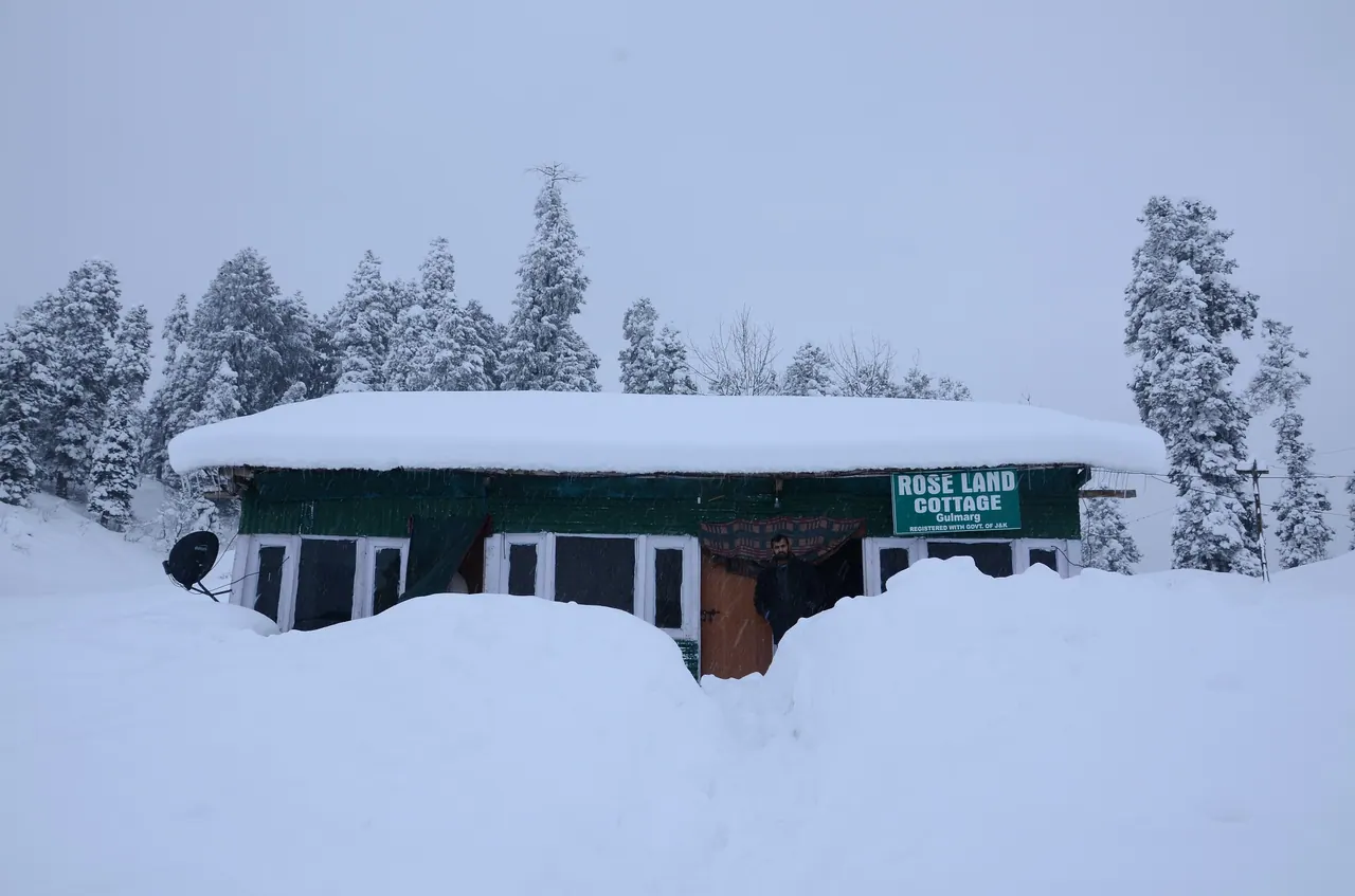 Gulmarg under winter snow, Baramulla district, Kashmir (view 1 of the cold season landscape)