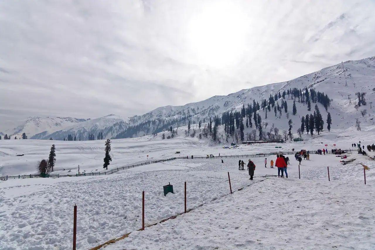 Gulmarg under snow — view 2, Baramulla district, Kashmir